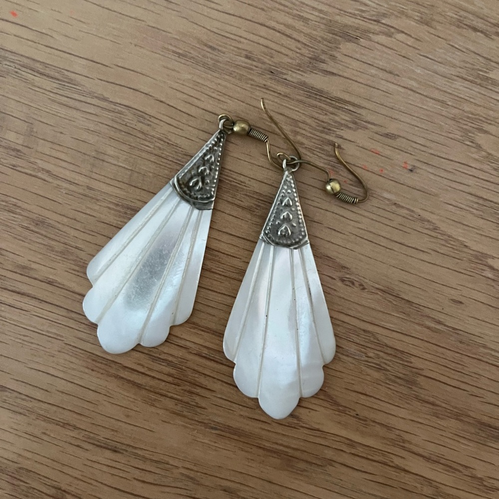 Mother of pearl and brass earrings - vintage